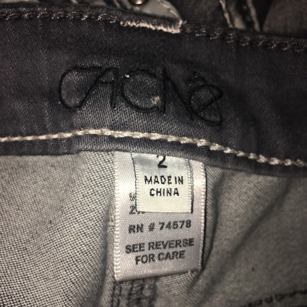 ❄️Grey Cache Embellished Capris - Picture 6 of 7